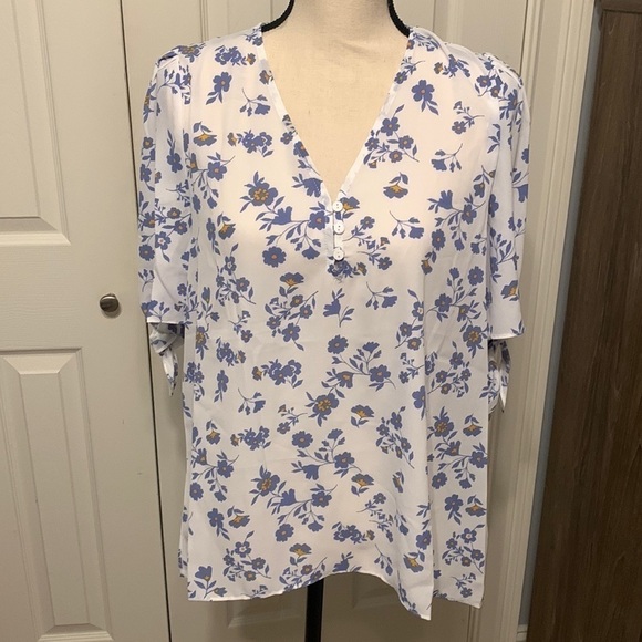 Everleigh Tie Sleeve Blouse - Picture 1 of 8